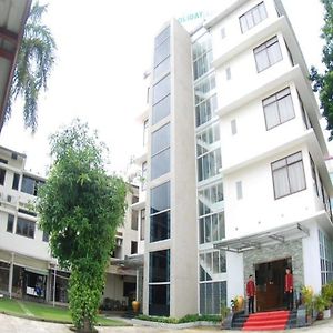 Holiday Hotel